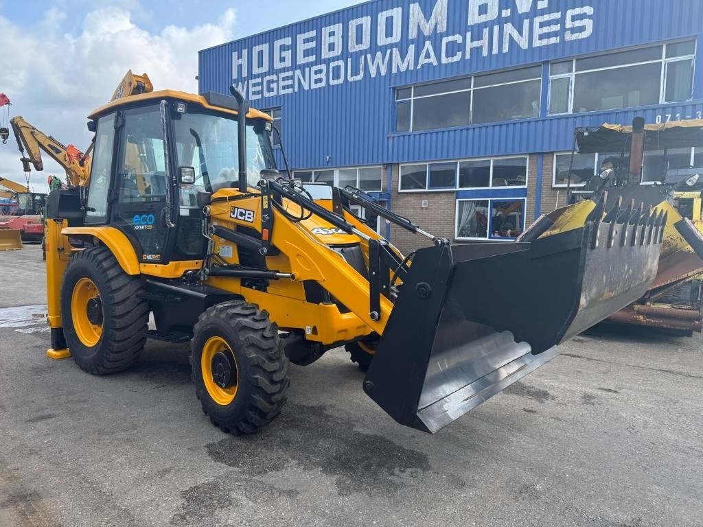 JCB 3dx 6 in 1 bucket ( UNUSED ) - Backhoe loader: picture 5 JCB 3dx 6 in 1 bucket ( UNUSED ) - Backhoe loader: picture 5