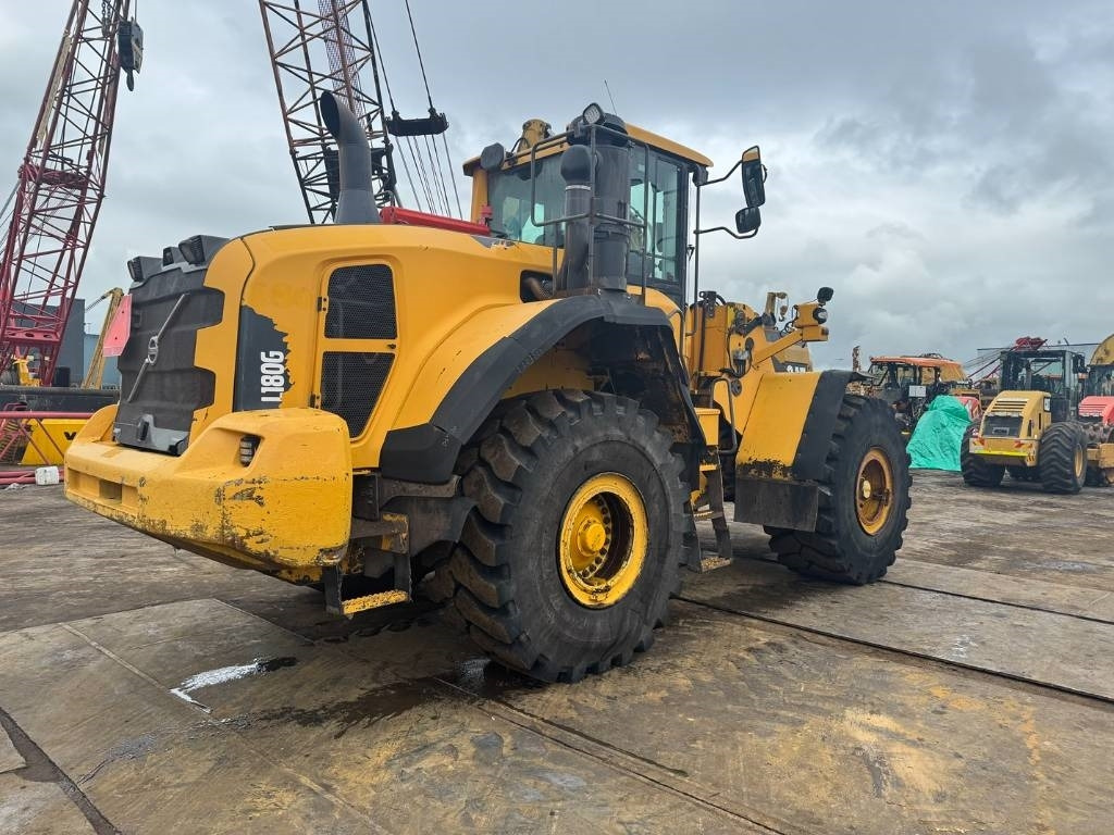 Volvo L 180 G - Wheel loader: picture 5 Volvo L 180 G - Wheel loader: picture 5