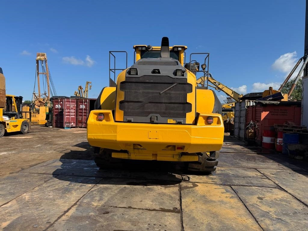 Volvo L 220 H ( WITH NEW TYRES ) - Wheel loader: picture 4 Volvo L 220 H ( WITH NEW TYRES ) - Wheel loader: picture 4