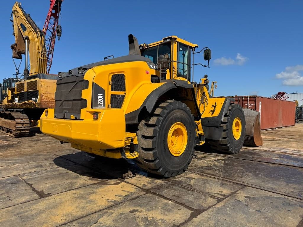 Volvo L 220 H ( WITH NEW TYRES ) - Wheel loader: picture 5 Volvo L 220 H ( WITH NEW TYRES ) - Wheel loader: picture 5