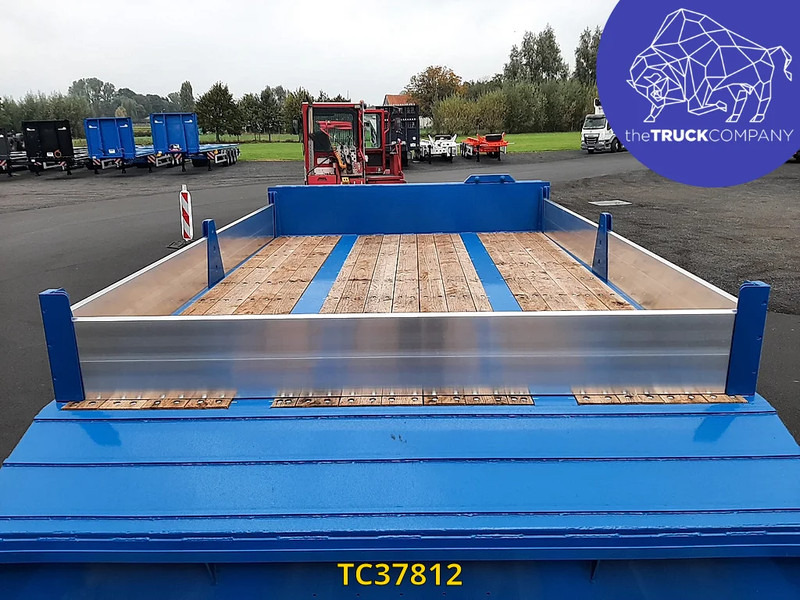 Hoet Trailers - Low loader semi-trailer: picture 2 Hoet Trailers - Low loader semi-trailer: picture 2