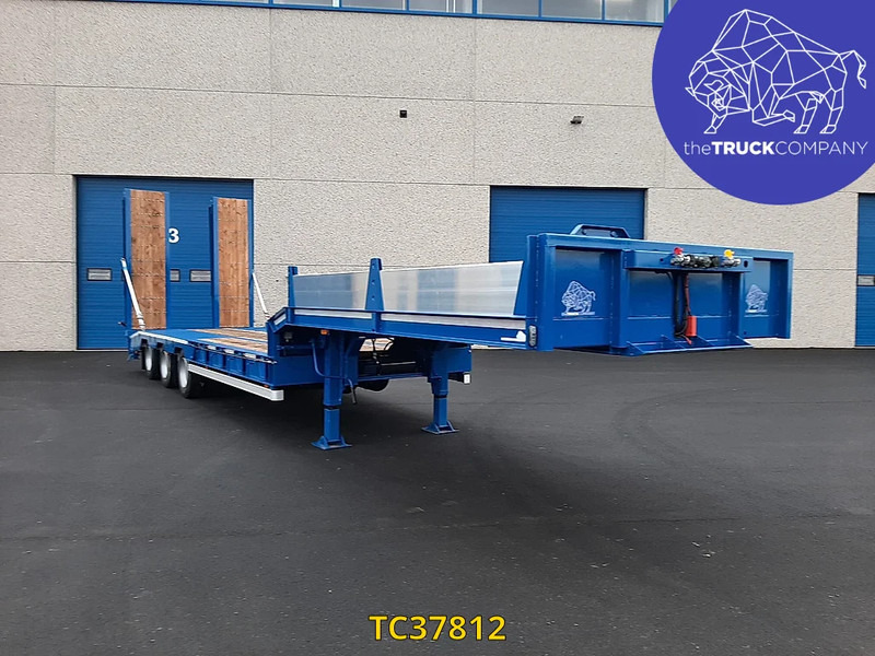 Hoet Trailers - Low loader semi-trailer: picture 1 Hoet Trailers - Low loader semi-trailer: picture 1