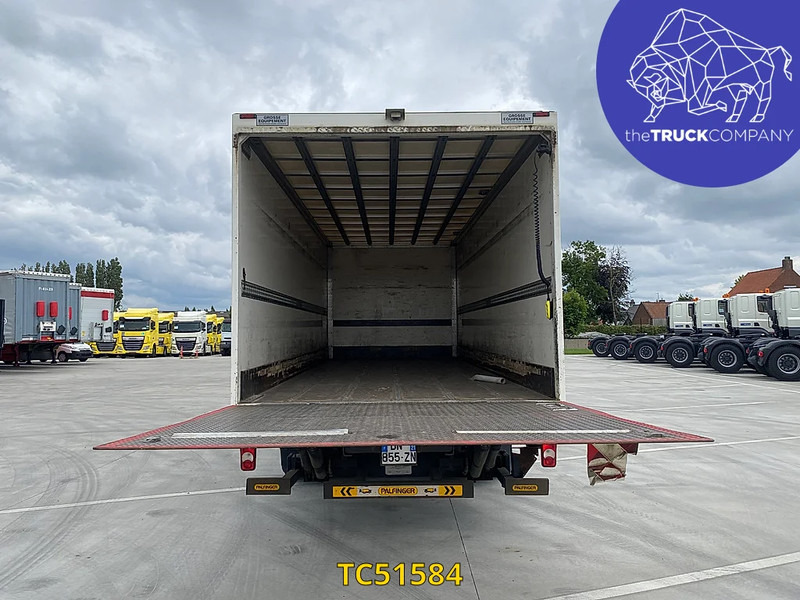 Renault D 210 - Box truck: picture 2 Renault D 210 - Box truck: picture 2