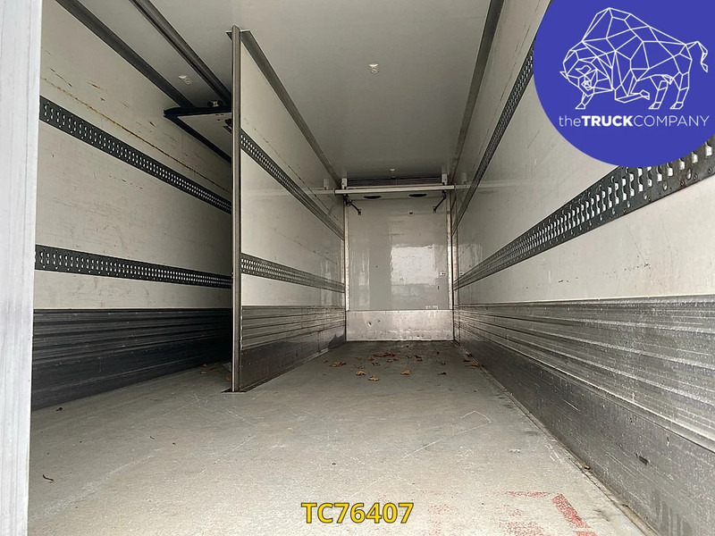 Refrigerator truck Renault D 210: picture 15