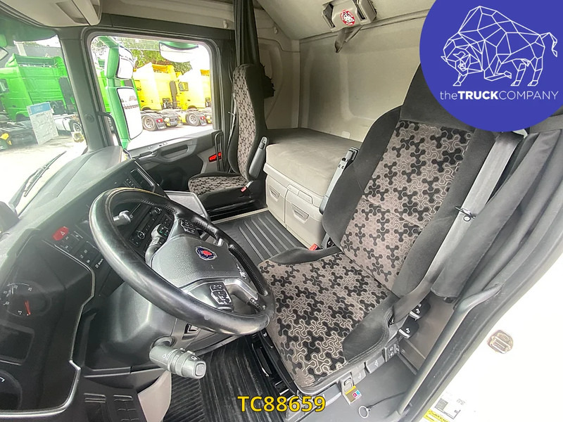Scania R 450 - Tractor unit: picture 5 Scania R 450 - Tractor unit: picture 5