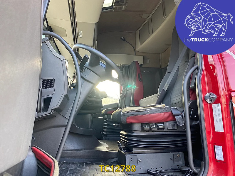 Curtainsider truck Volvo FH 500: picture 11