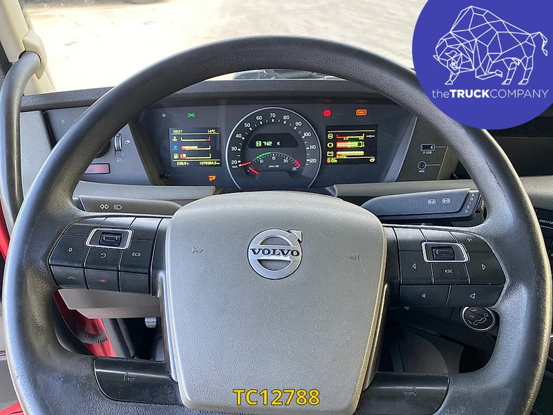 Curtainsider truck Volvo FH 500: picture 19