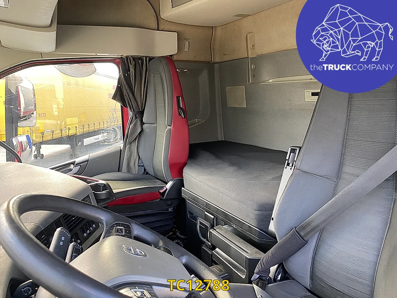 Curtainsider truck Volvo FH 500: picture 12