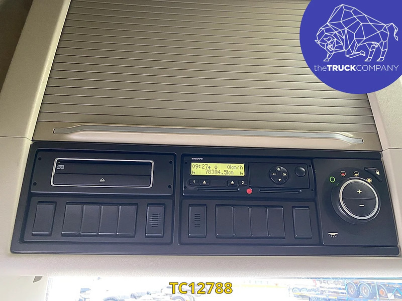 Curtainsider truck Volvo FH 500: picture 16