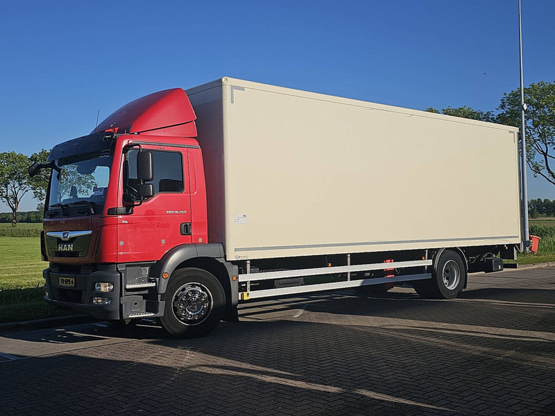 MAN 18.250 TGM BOX L 8.48 LIFT 2.5T - Box truck: picture 2 MAN 18.250 TGM BOX L 8.48 LIFT 2.5T - Box truck: picture 2