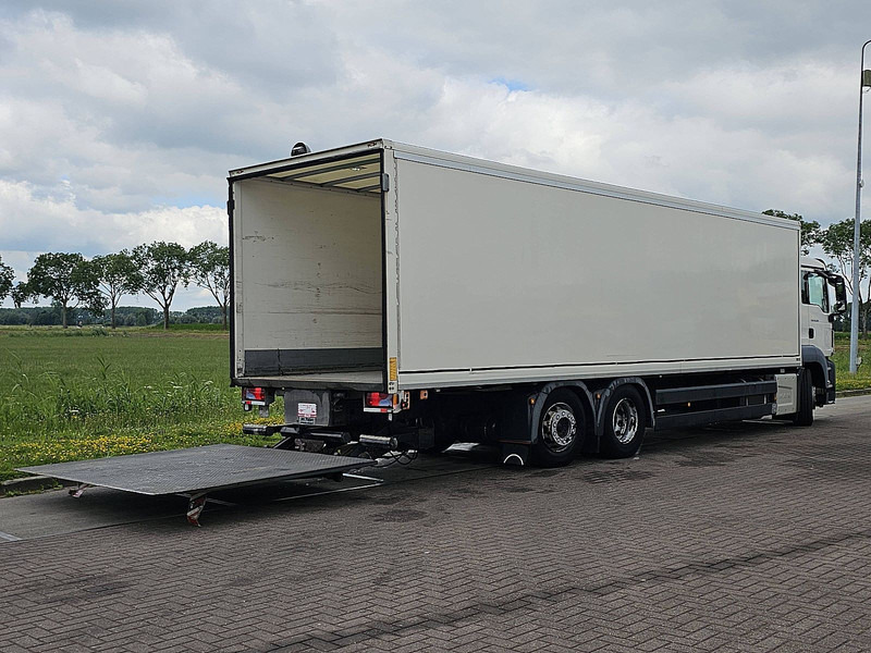 MAN 26.320 TGS 6X2-4 LL TAILLIFT - Box truck: picture 3 MAN 26.320 TGS 6X2-4 LL TAILLIFT - Box truck: picture 3