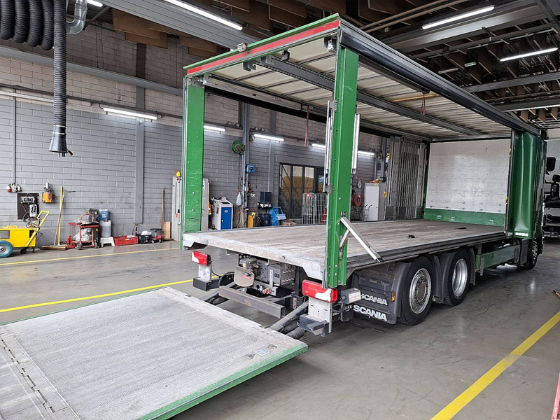 Curtainsider truck Scania P320: picture 13