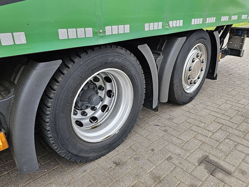 Curtainsider truck Scania P320: picture 12
