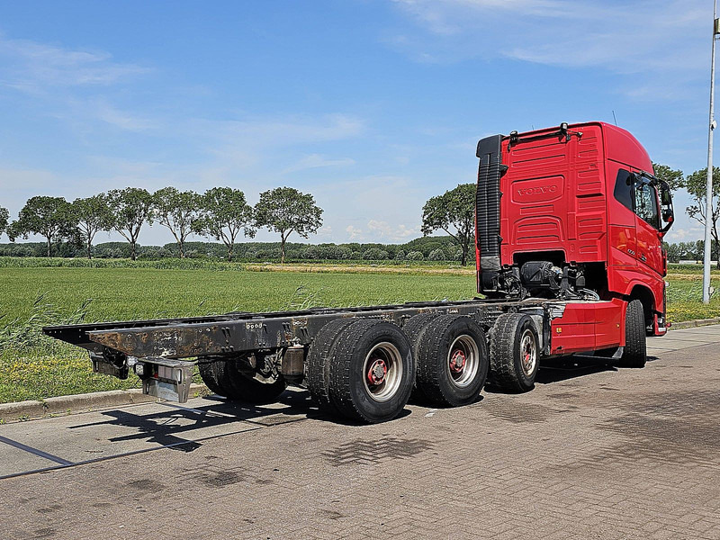 Volvo FH 650 8X4 RETARDER - Cab chassis truck: picture 3 Volvo FH 650 8X4 RETARDER - Cab chassis truck: picture 3