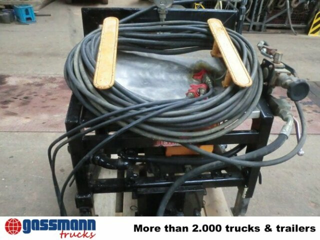 Unimog AUGL KMU88H, Kehrmaschinen-Aufbau - Attachment for Road sweeper: picture 2 Unimog AUGL KMU88H, Kehrmaschinen-Aufbau - Attachment for Road sweeper: picture 2