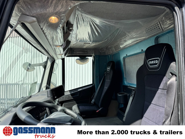 Iveco X-Way AD360X40Z/P 8x4 - Cab chassis truck: picture 2 Iveco X-Way AD360X40Z/P 8x4 - Cab chassis truck: picture 2