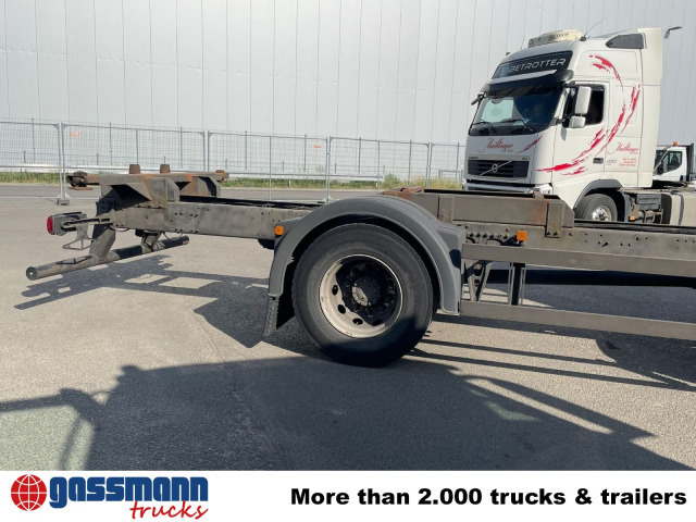 Container transporter/ Swap body truck MAN TGM 18.330 4X2 LL, Fahrschulausstattung: picture 15
