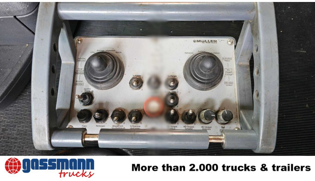 Scania G 320 4x2, Müller Vacumaster ca. 5,5m³, Funk - Road sweeper: picture 3 Scania G 320 4x2, Müller Vacumaster ca. 5,5m³, Funk - Road sweeper: picture 3