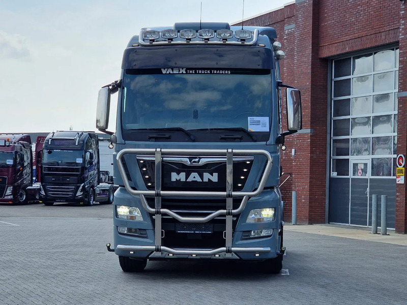 MAN TGX 18.580 4x2 XL - Retarder - PTO/Hydraulic - Night clima - Full spoiler - Alloy wheels - Tractor unit: picture 2 MAN TGX 18.580 4x2 XL - Retarder - PTO/Hydraulic - Night clima - Full spoiler - Alloy wheels - Tractor unit: picture 2