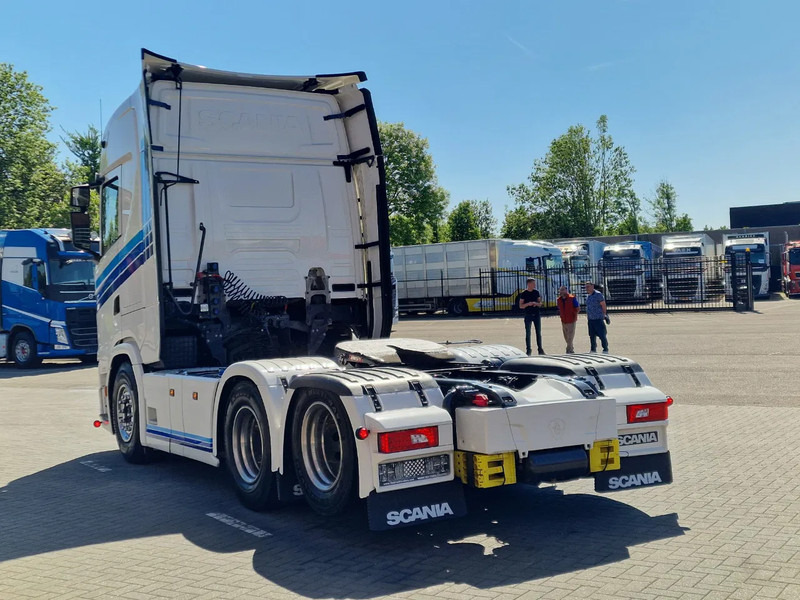 Scania S500 NGS Highline 6x2 - Retarder - Full air - Leather - Led - 2x tank - Tractor unit: picture 5 Scania S500 NGS Highline 6x2 - Retarder - Full air - Leather - Led - 2x tank - Tractor unit: picture 5