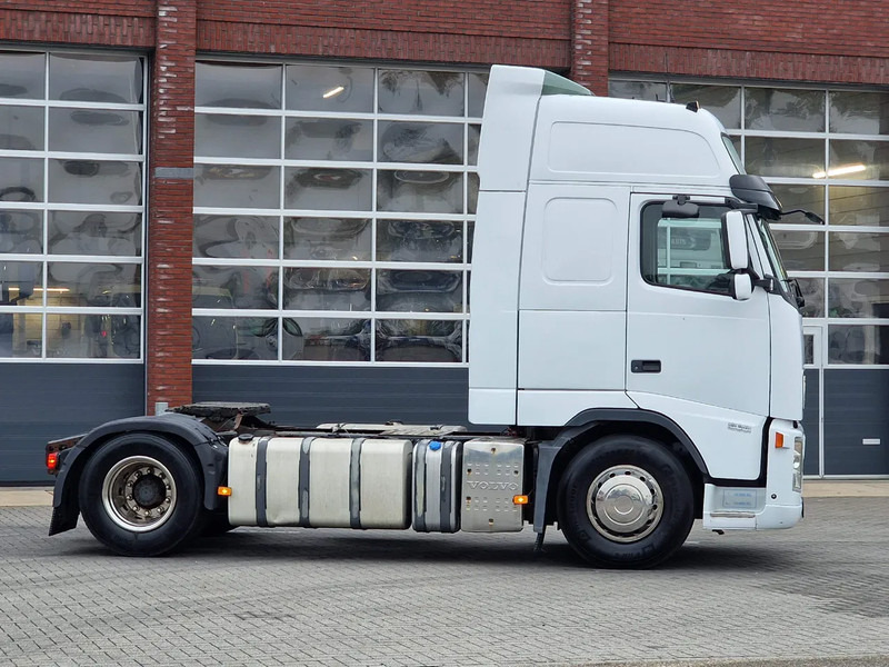 Tractor unit Volvo FH 13.440 Globetrotter XL 4x2 - Manual gearbox - Euro 5 - Low KM: picture 8