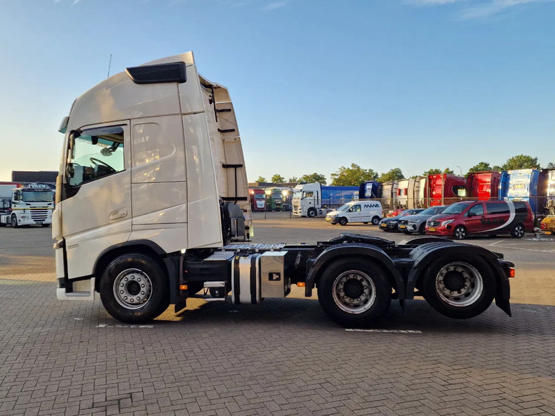 Volvo FH 13.500 Globetrotter XL 6x2 - Full air - 3.20 WB - MA VIN - Low KM - Leather - Tractor unit: picture 4 Volvo FH 13.500 Globetrotter XL 6x2 - Full air - 3.20 WB - MA VIN - Low KM - Leather - Tractor unit: picture 4