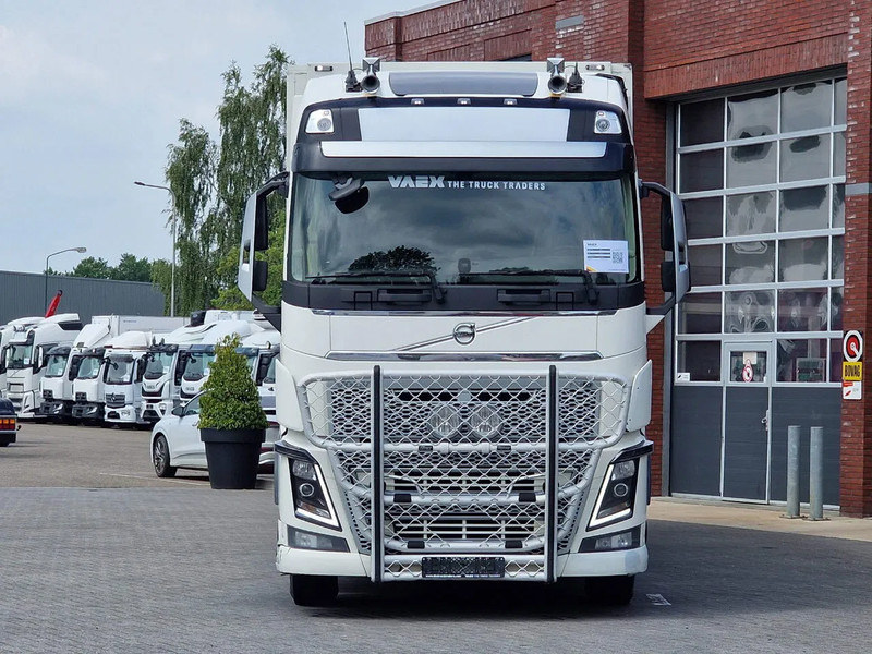 Volvo FH 16.750 6x6/6x4 - Only chassis - VEB + - Full air - Cab chassis truck: picture 3 Volvo FH 16.750 6x6/6x4 - Only chassis - VEB + - Full air - Cab chassis truck: picture 3