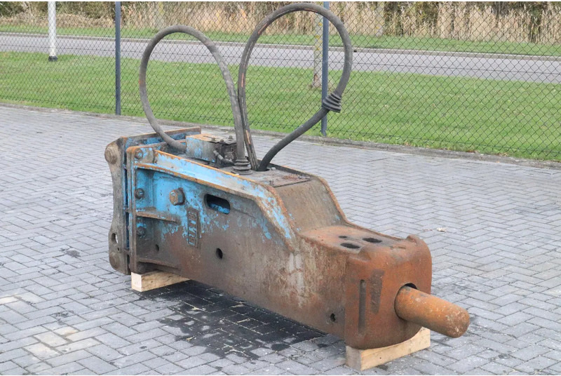 Beilite HAMMER | S70 | 18 TO 26 TON | HYDRAULIC BREAKER - Attachment for Construction machinery: picture 2 Beilite HAMMER | S70 | 18 TO 26 TON | HYDRAULIC BREAKER - Attachment for Construction machinery: picture 2