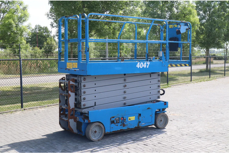 Genie GS-4047 | 14 METER | 350 KG - Scissor lift: picture 5 Genie GS-4047 | 14 METER | 350 KG - Scissor lift: picture 5