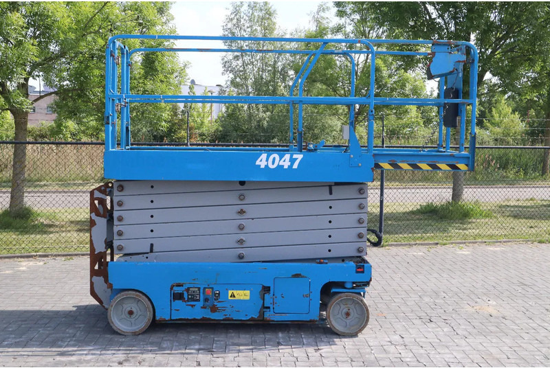 Genie GS-4047 | 14 METER | 350 KG - Scissor lift: picture 4 Genie GS-4047 | 14 METER | 350 KG - Scissor lift: picture 4