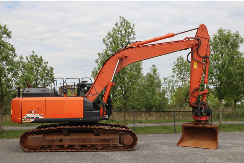 Hitachi ZX300 LC-6 | ROTOTILT | BUCKET | GPS - Crawler excavator: picture 4 Hitachi ZX300 LC-6 | ROTOTILT | BUCKET | GPS - Crawler excavator: picture 4