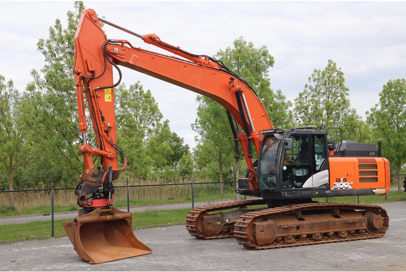 Hitachi ZX300 LC-6 | ROTOTILT | BUCKET | GPS - Crawler excavator: picture 2 Hitachi ZX300 LC-6 | ROTOTILT | BUCKET | GPS - Crawler excavator: picture 2