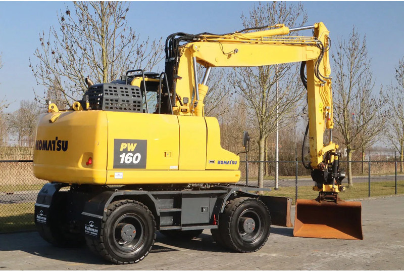 Leasing of Komatsu PW160-11 | ENGCON TILTROTATOR | BUCKET | TRAILER HYDR. Komatsu PW160-11 | ENGCON TILTROTATOR | BUCKET | TRAILER HYDR.: picture 6