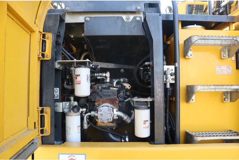 Leasing of Komatsu PW160-11 | ENGCON TILTROTATOR | BUCKET | TRAILER HYDR. Komatsu PW160-11 | ENGCON TILTROTATOR | BUCKET | TRAILER HYDR.: picture 12