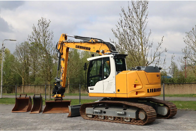 Liebherr R914 COMPACT S | ROTOTILT | 3X BUCKET | DOZERBLADE - Crawler excavator: picture 3 Liebherr R914 COMPACT S | ROTOTILT | 3X BUCKET | DOZERBLADE - Crawler excavator: picture 3