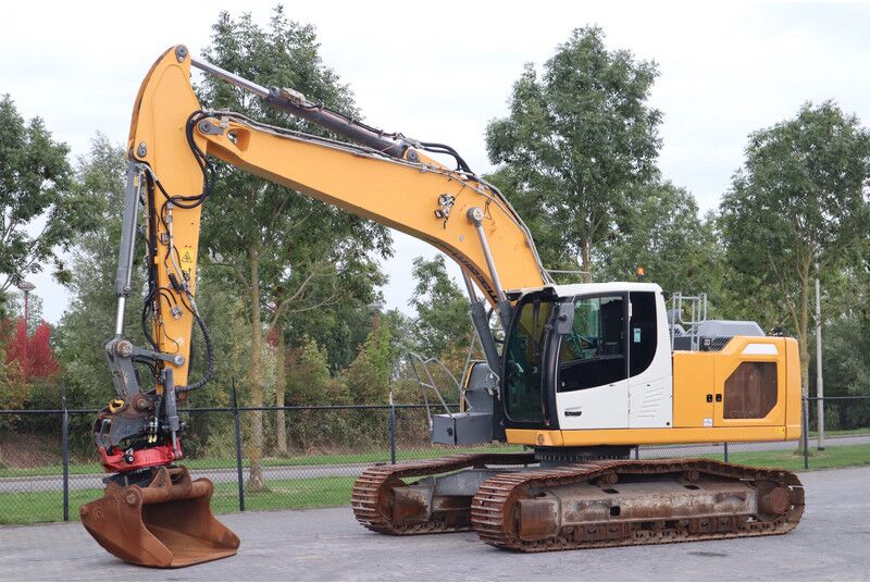 Liebherr R924 WLC | ROTOTILT R8 | BUCKET | - Crawler excavator: picture 2 Liebherr R924 WLC | ROTOTILT R8 | BUCKET | - Crawler excavator: picture 2