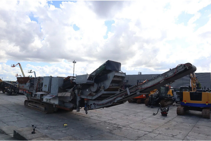 SBM REMAX 1218 E/D | REMOTE | CRUSHER | INCL. PARTS CONTAINER - Mobile crusher: picture 4 SBM REMAX 1218 E/D | REMOTE | CRUSHER | INCL. PARTS CONTAINER - Mobile crusher: picture 4