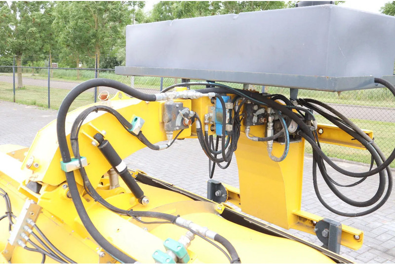 New Broom STARK RSW 3000 S | SWEEPER | BRUSH | KEHRMASCHINE | WATER SPRAY: picture 11 New Broom STARK RSW 3000 S | SWEEPER | BRUSH | KEHRMASCHINE | WATER SPRAY: picture 11