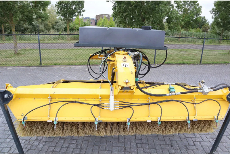 New Broom STARK RSW 3000 S | SWEEPER | BRUSH | KEHRMASCHINE | WATER SPRAY: picture 14 New Broom STARK RSW 3000 S | SWEEPER | BRUSH | KEHRMASCHINE | WATER SPRAY: picture 14