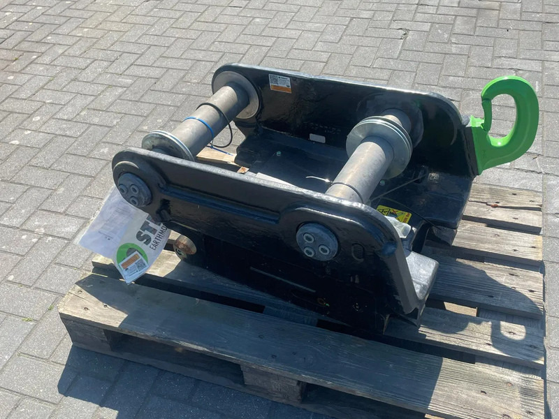 STEELWRIST QC S70 WIDE FPL | NEW / UNUSED | QUICK COUPLER | SNELWISSEL - Quick coupler: picture 3 STEELWRIST QC S70 WIDE FPL | NEW / UNUSED | QUICK COUPLER | SNELWISSEL - Quick coupler: picture 3