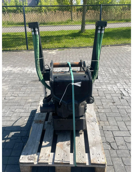 STEELWRIST X18 SQ60-5 | S60 | OILQUICK SYSTEM | CLS - Tiltrotator for Construction machinery: picture 2 STEELWRIST X18 SQ60-5 | S60 | OILQUICK SYSTEM | CLS - Tiltrotator for Construction machinery: picture 2