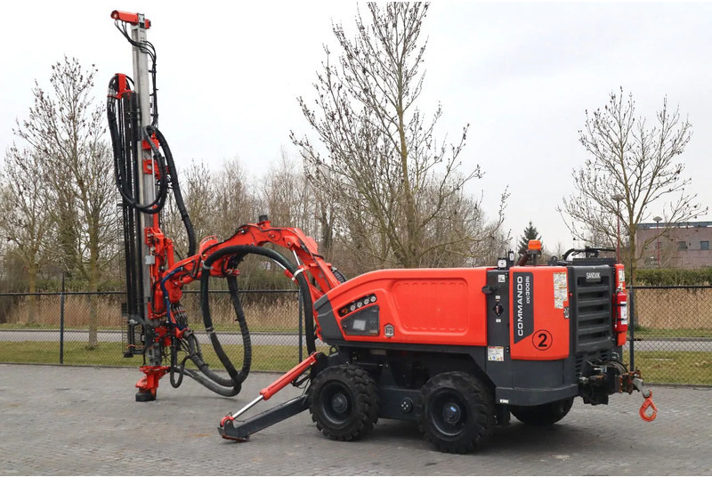 Sandvik 2 PIECES COMMANDO DC 300 RI S5 | ONLY 470 DRILLING HOURS - Drilling rig: picture 3 Sandvik 2 PIECES COMMANDO DC 300 RI S5 | ONLY 470 DRILLING HOURS - Drilling rig: picture 3