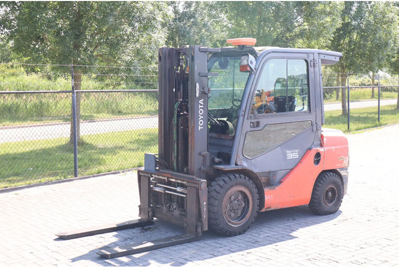 Toyota 02-8FDJF35 | 3.5 TON | SIDESHIFT | DUPLEX - Diesel forklift: picture 2 Toyota 02-8FDJF35 | 3.5 TON | SIDESHIFT | DUPLEX - Diesel forklift: picture 2