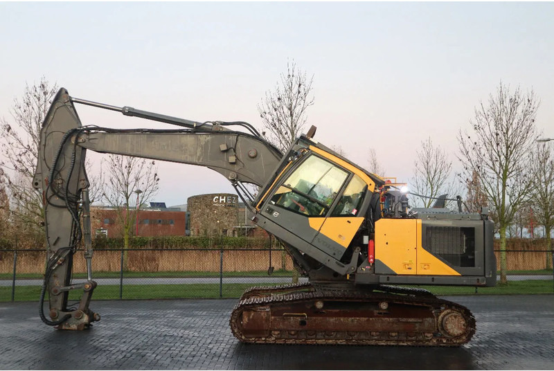 Volvo EC 250 EL | OILQUICK | DYNASET | TILT CABIN - Crawler excavator: picture 1 Volvo EC 250 EL | OILQUICK | DYNASET | TILT CABIN - Crawler excavator: picture 1