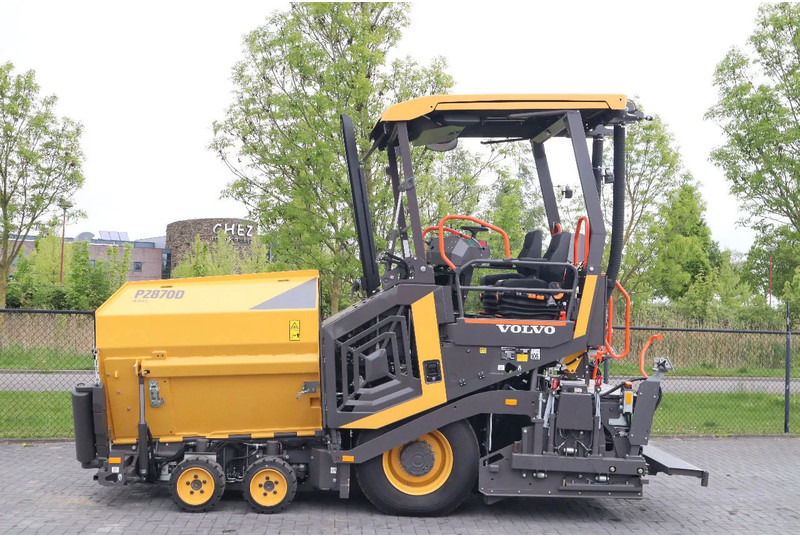 Volvo P2870 D ABG | ASPHALT PAVER | NEW / UNUSED | BOMAG BF300 - Asphalt machine: picture 1 Volvo P2870 D ABG | ASPHALT PAVER | NEW / UNUSED | BOMAG BF300 - Asphalt machine: picture 1