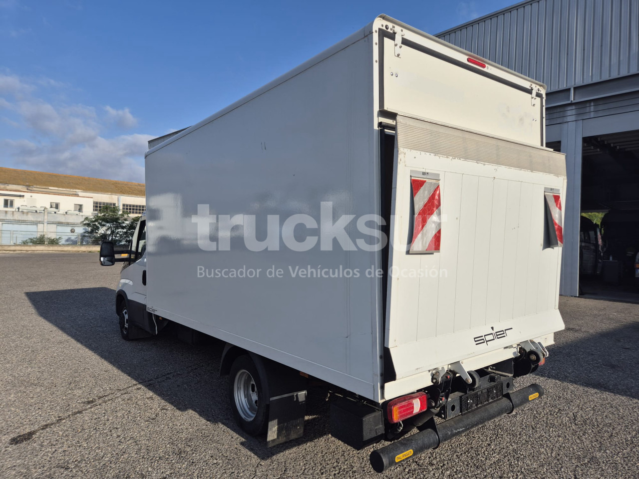 IVECO DAILY 35C16H - Box van: picture 5 IVECO DAILY 35C16H - Box van: picture 5
