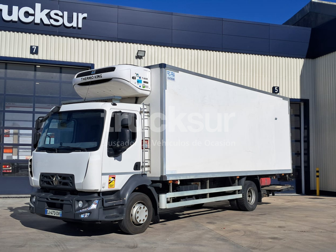 RENAULT D13.240 - Refrigerator truck: picture 2 RENAULT D13.240 - Refrigerator truck: picture 2