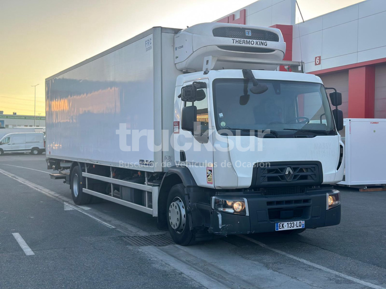 RENAULT D280.18 - Refrigerator truck: picture 2 RENAULT D280.18 - Refrigerator truck: picture 2
