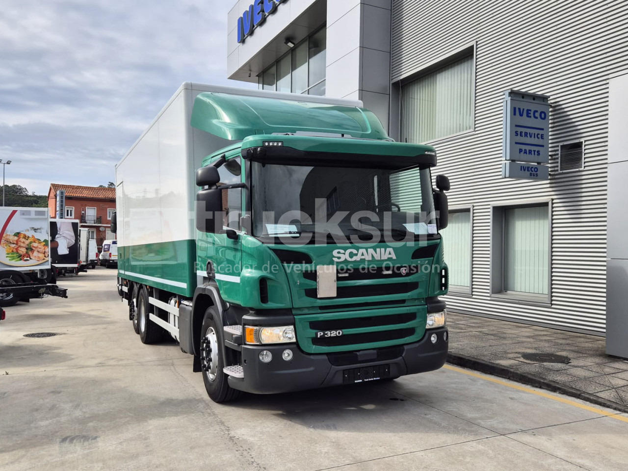 SCANIA P320.26 ejes 6x2*4 - Box truck: picture 3 SCANIA P320.26 ejes 6x2*4 - Box truck: picture 3
