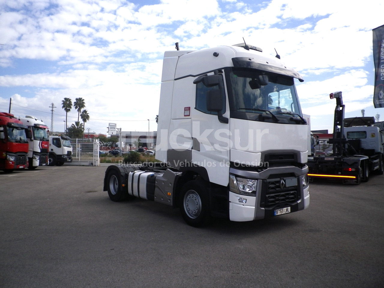 RENAULT T520 HIGH SLEEPER CAB - Tractor unit: picture 3 RENAULT T520 HIGH SLEEPER CAB - Tractor unit: picture 3